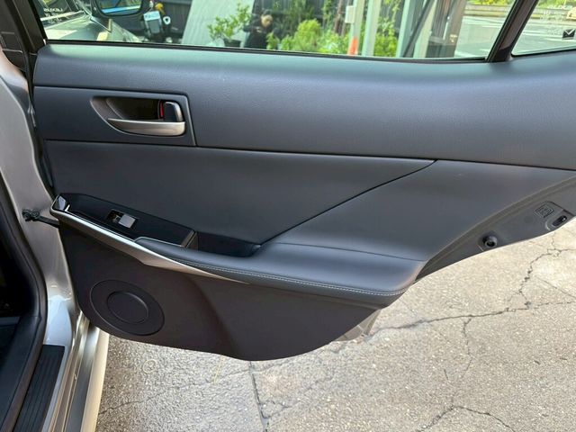 LEXUS凌志 IS 300  第16張相片