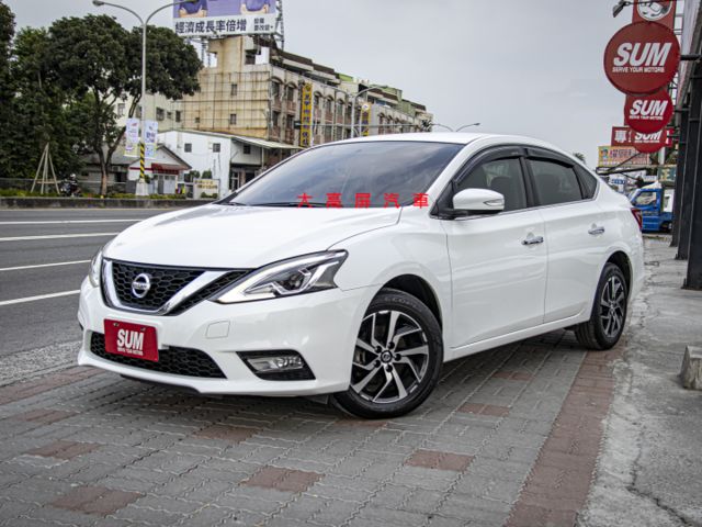 【預約賞車即享網路優惠價】2018小改款 原鈑件 豪華 方向盤快控鍵 中控螢幕 定速巡航 藍牙通訊 光感頭燈  第2張相片