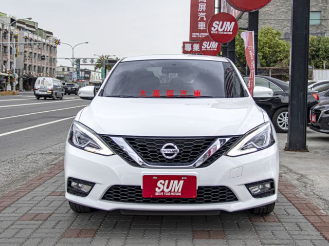 【預約賞車即享網路優惠價】2018小改款 原鈑件 豪華 方向盤快控鍵 中控螢幕 定速巡航 藍牙通訊 光感頭燈  第3張相片