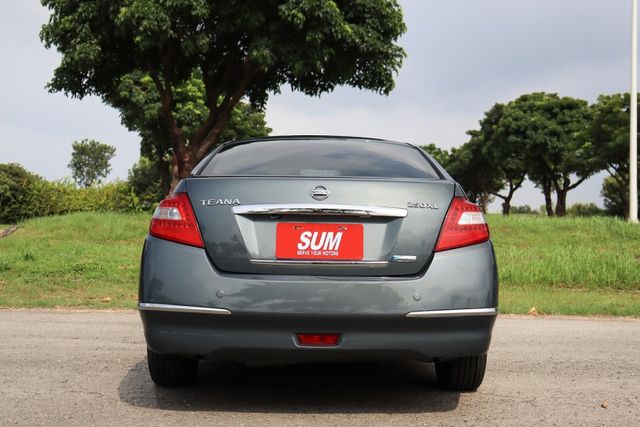 【預約賞車即享網路優惠價】2.5升V6引擎、豪華影音版、原鈑件、舒適房車  第6張相片
