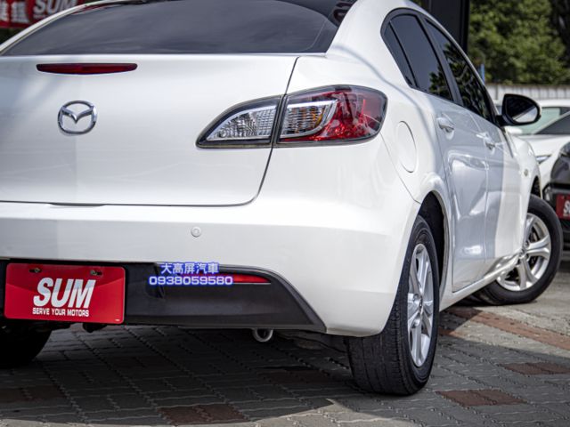 【預約賞車即享網路優惠價】微笑Mazda 3 1.6L 4D 頂級型 前霧燈 電動天窗 方向盤快控鍵  第8張相片