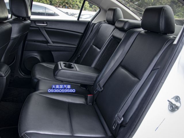 【預約賞車即享網路優惠價】微笑Mazda 3 1.6L 4D 頂級型 前霧燈 電動天窗 方向盤快控鍵  第10張相片