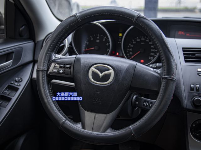 【預約賞車即享網路優惠價】微笑Mazda 3 1.6L 4D 頂級型 前霧燈 電動天窗 方向盤快控鍵  第12張相片