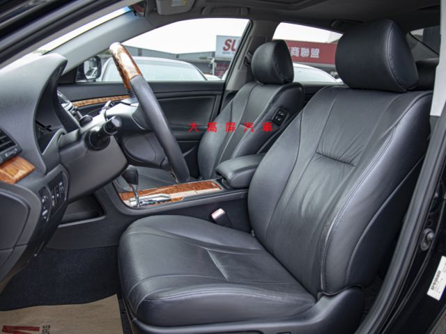 【現況售 有待修】 Camry 2.0L 電動椅 電動窗 定速巡航 恆溫空調 中控螢幕  衛星導航  第9張相片