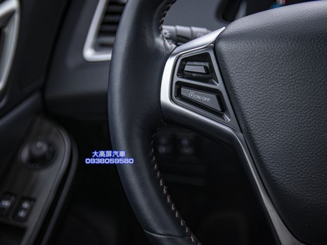【預約賞車即享網路優惠價】1.8T 經典版 原版件 天窗 方向盤快控鍵 恆溫空調 中控螢幕 左右轉向輔助鏡頭  第13張相片