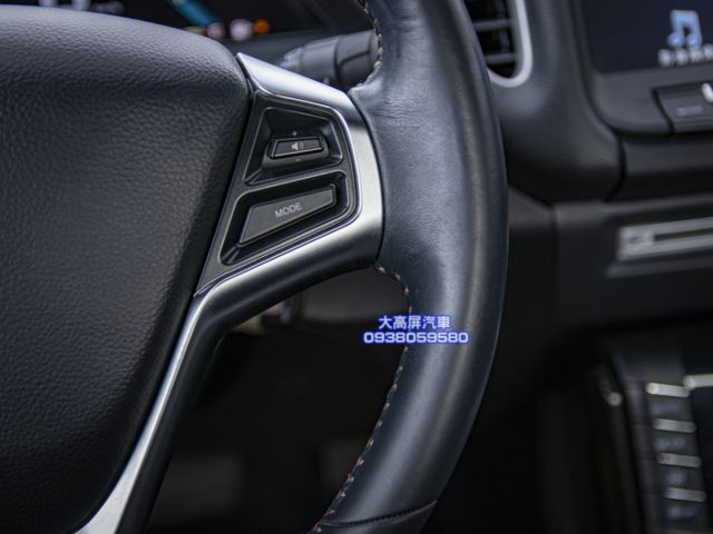 【預約賞車即享網路優惠價】1.8T 經典版 原版件 天窗 方向盤快控鍵 恆溫空調 中控螢幕 左右轉向輔助鏡頭  第14張相片
