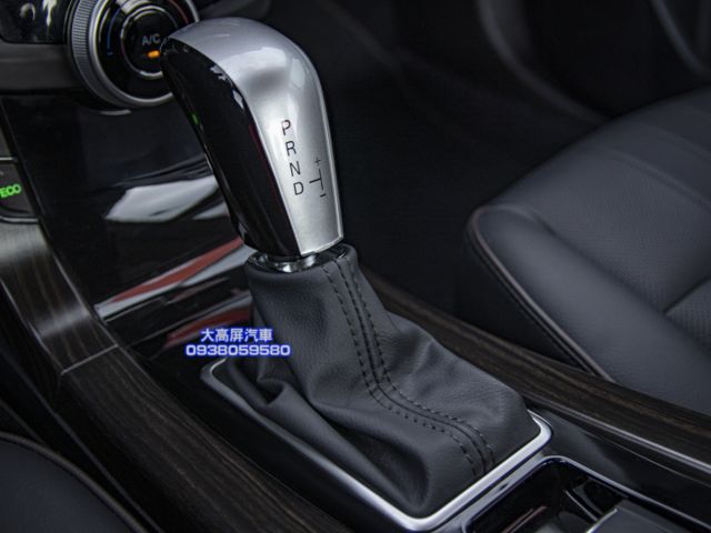 【預約賞車即享網路優惠價】1.8T 經典版 原版件 天窗 方向盤快控鍵 恆溫空調 中控螢幕 左右轉向輔助鏡頭  第17張相片