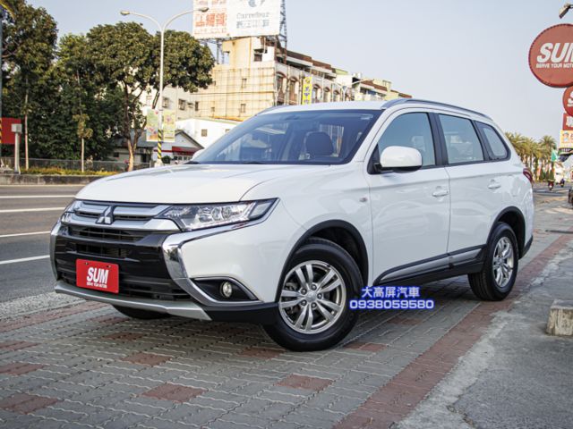 【預約賞車即享網路優惠價】4WD 躍動型 原鈑件 LED日行燈 方向盤快控鍵 恆溫空調 中控螢幕 定速巡航  第2張相片