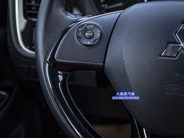 【預約賞車即享網路優惠價】4WD 躍動型 原鈑件 LED日行燈 方向盤快控鍵 恆溫空調 中控螢幕 定速巡航  第13張相片