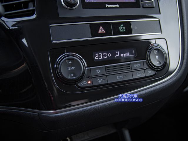【預約賞車即享網路優惠價】4WD 躍動型 原鈑件 LED日行燈 方向盤快控鍵 恆溫空調 中控螢幕 定速巡航  第16張相片