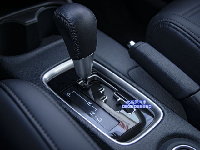 【預約賞車即享網路優惠價】4WD 躍動型 原鈑件 LED日行燈 方向盤快控鍵 恆溫空調 中控螢幕 定速巡航  第17張相片