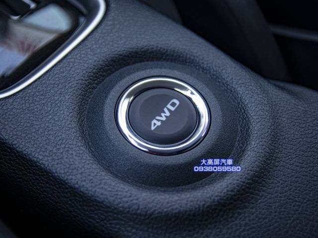 【預約賞車即享網路優惠價】4WD 躍動型 原鈑件 LED日行燈 方向盤快控鍵 恆溫空調 中控螢幕 定速巡航  第18張相片