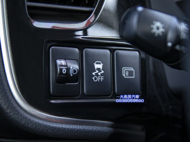 【預約賞車即享網路優惠價】4WD 躍動型 原鈑件 LED日行燈 方向盤快控鍵 恆溫空調 中控螢幕 定速巡航  第19張相片