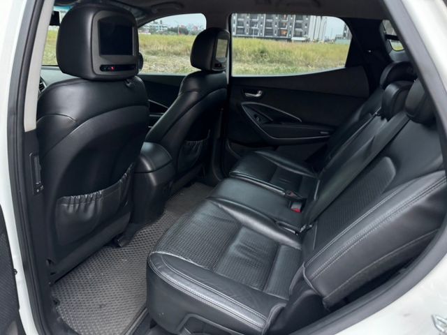 【預約賞車即享網路優惠價】2.2T 尊爵款 全景天窗 分區溫控 電動椅 中控螢幕 衛星導航 IKEY 定速巡航  第4張相片