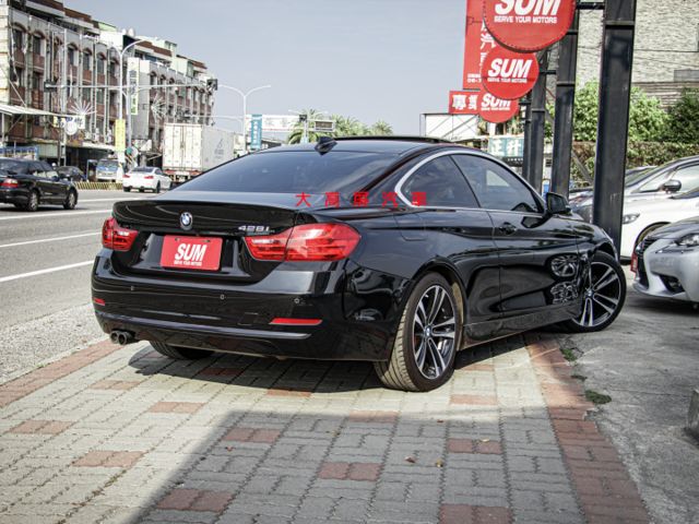 【預約賞車即享網路優惠價】2.0T Sport Line 2D 天窗 換檔撥片 分區溫控 電動椅 IKEY 衛星導航  第6張相片