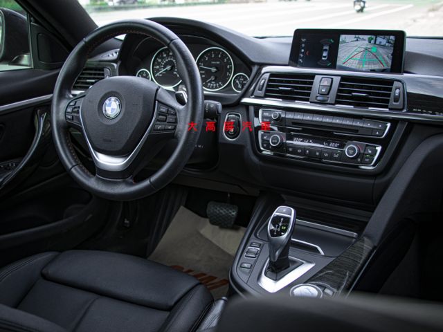 【預約賞車即享網路優惠價】2.0T Sport Line 2D 天窗 換檔撥片 分區溫控 電動椅 IKEY 衛星導航  第11張相片