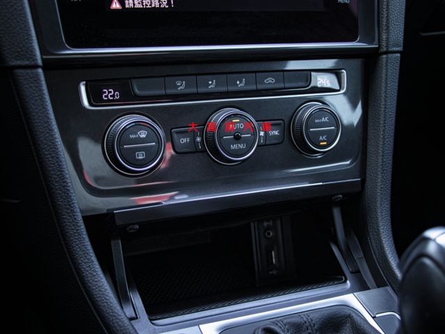 【預約賞車即享網路優惠價】1.0T 230 TSI Comfortline 分區溫控 中控螢幕 IKEY 定速 前方雷達  第17張相片