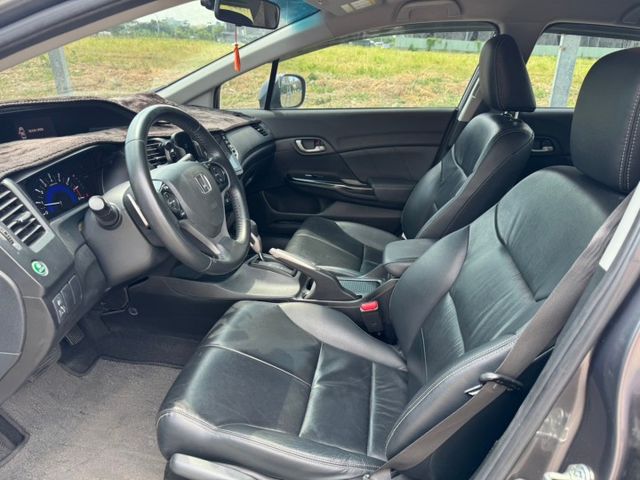 【預約賞車即享網路優惠價】1.8L VTI 後霧燈 換檔撥片 恆溫空調 中控螢幕 定速巡航 倒車影像輔助  第3張相片