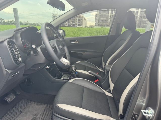 【預約賞車即享網路優惠價】1.2L 都會版 原鈑件 方向盤快控鍵 恆溫空調 中控螢幕 倒車影像 AEB自動緊急煞車  第3張相片