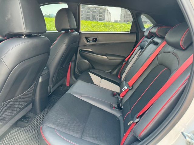 【預約賞車即享網路優惠價】1.6L Hybrid 原鈑件 換檔撥片 恆溫空調 中控螢幕 IKEY 定速巡航 ACC跟車  第4張相片