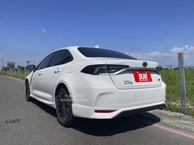 【預約賞車即享網路優惠價】1.8L GR 原鈑件 空力套件 換檔撥片 恆溫空調 中控螢幕 IKEY 定速 ACC  第2張相片