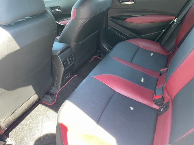 【預約賞車即享網路優惠價】1.8L GR 原鈑件 空力套件 換檔撥片 恆溫空調 中控螢幕 IKEY 定速 ACC  第4張相片