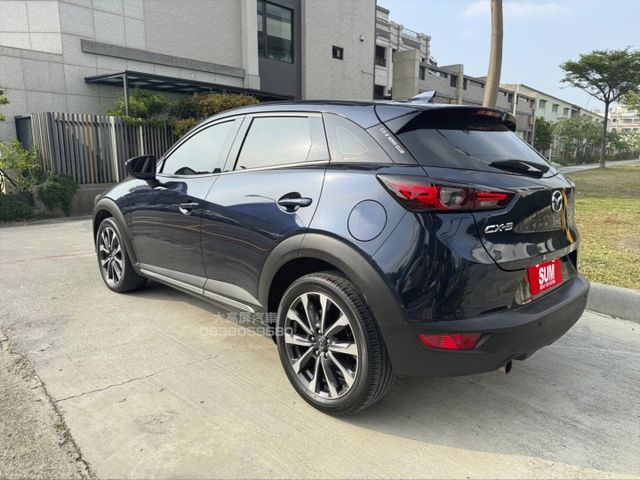 【預約賞車即享網路優惠價】2.0L 旗艦版 原鈑件 方向盤快控鍵 恆溫空調 中控螢幕 IKEY 定速巡航 ACC  第2張相片
