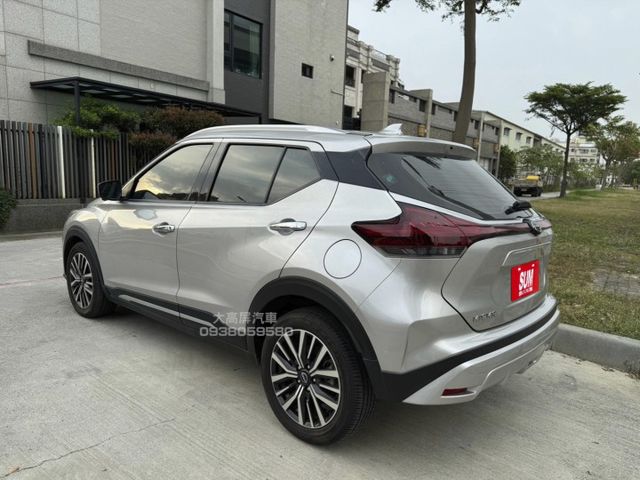 【預約賞車即享網路優惠價】1.5L 旗艦版 空力套件 恆溫空調 中控螢幕 IKEY 定速巡航 環景影像 ACC  第2張相片