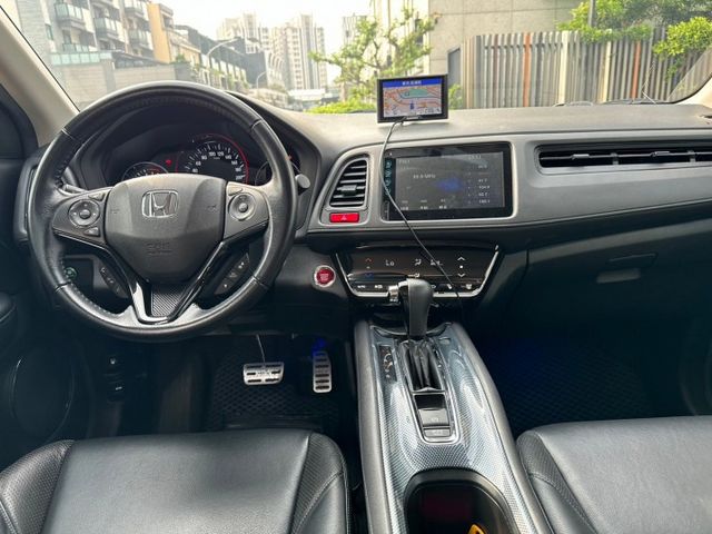 【預約賞車即享網路優惠價】1.8L S 原鈑件 LED日行燈 換檔撥片 恆溫空調 衛星導航 IKEY 定速巡航  第5張相片