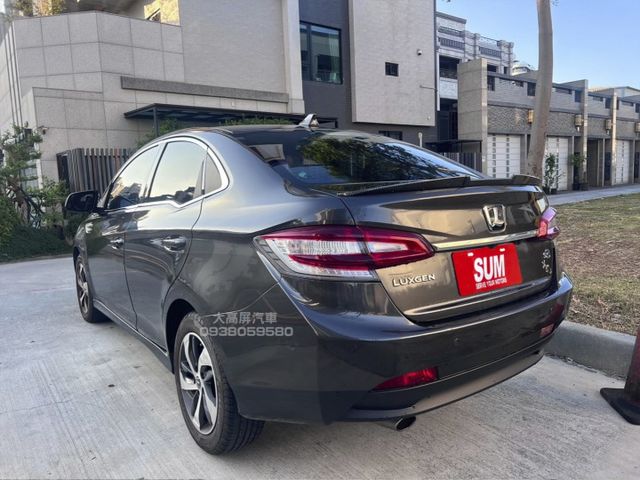 【預約賞車即享網路優惠價】1.6L 前霧燈 方向盤快控鍵 恆溫空調 中控螢幕 定速巡航 環景影像 ISOFIX  第2張相片
