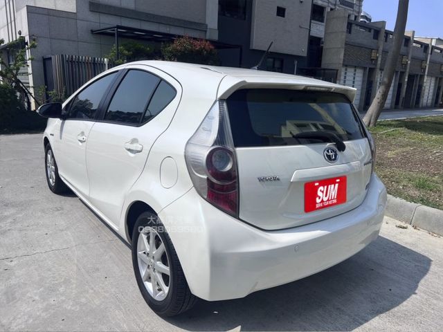 【預約賞車即享網路優惠價】1.5L LED尾燈 方向盤快控鍵 恆溫空調 CD音響主機 IKEY 定速 循跡防滑  第2張相片
