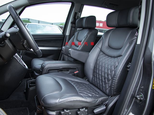 【預約賞車即享網路優惠價】2.2T 精緻型8人 原鈑件 前後霧燈 恆溫空調 中控螢幕 IKEY 斜坡起步輔助  第8張相片