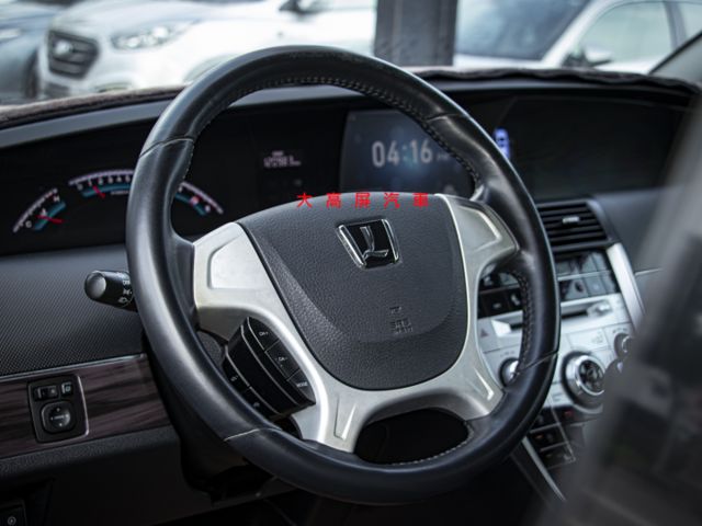 【預約賞車即享網路優惠價】2.2T 精緻型8人 原鈑件 前後霧燈 恆溫空調 中控螢幕 IKEY 斜坡起步輔助  第12張相片