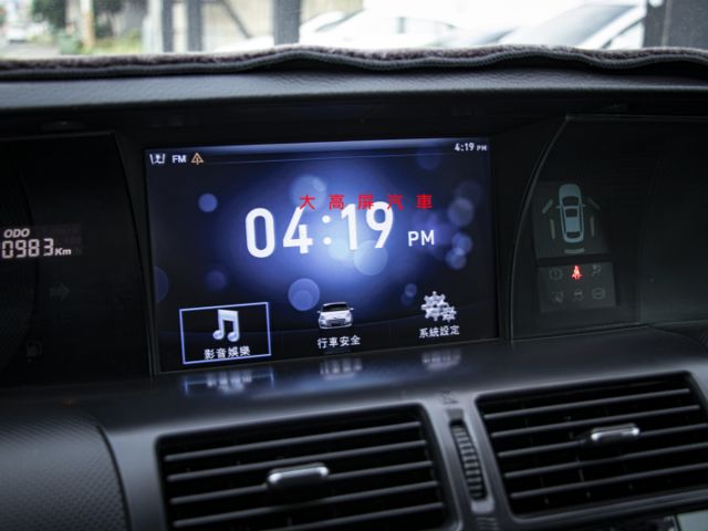 【預約賞車即享網路優惠價】2.2T 精緻型8人 原鈑件 前後霧燈 恆溫空調 中控螢幕 IKEY 斜坡起步輔助  第14張相片