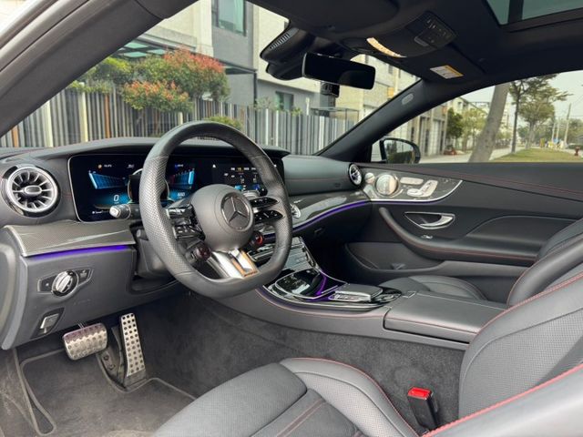 【預約賞車即享網路優惠價】4MATIC+ 原鈑件 天窗 換檔撥片 分區溫控 電動椅 IKEY 自動停車 環景 ACC  第3張相片
