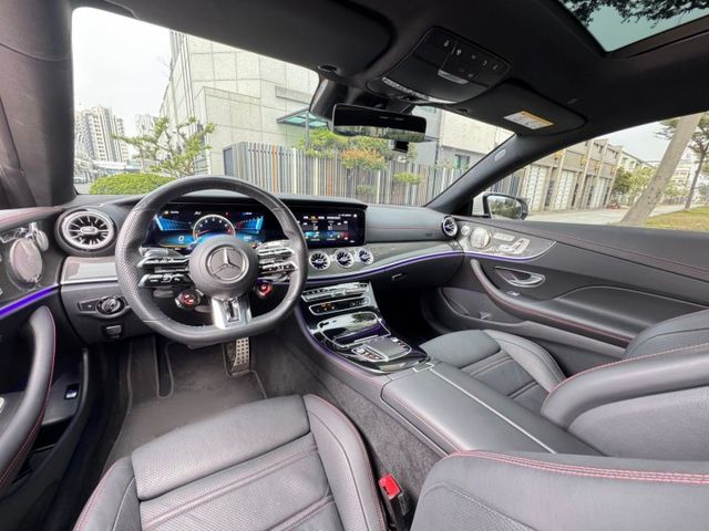 【預約賞車即享網路優惠價】4MATIC+ 原鈑件 天窗 換檔撥片 分區溫控 電動椅 IKEY 自動停車 環景 ACC  第5張相片