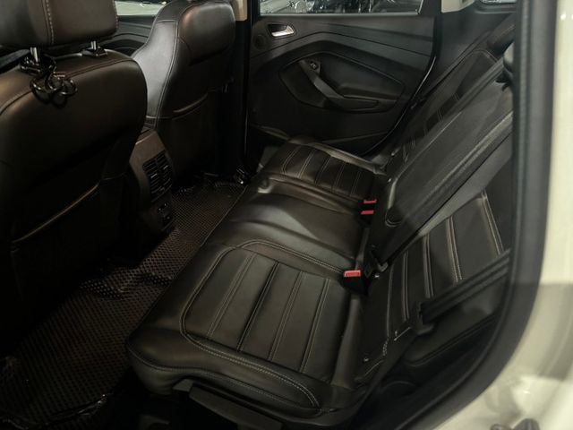 【預約賞車即享網路優惠價】1.5T 時尚經典型 原鈑件 全景天窗 換檔撥片 分區溫控 中控螢幕 IKEY 定速 電尾門  第4張相片