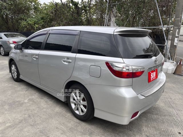 【預約賞車即享網路優惠價】2.0L E  LED尾燈 空力套件 恆溫空調 中控螢幕 定速巡航 ISOFIX 第三排座椅  第2張相片