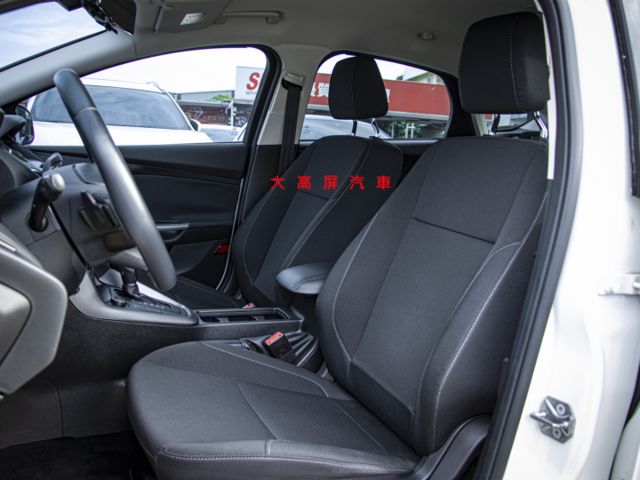 【預約賞車即享網路優惠價】1.5T 汽油時尚型 原鈑件 方向盤快控鍵 換檔撥片 中控螢幕 定速巡航 循跡防滑  第9張相片