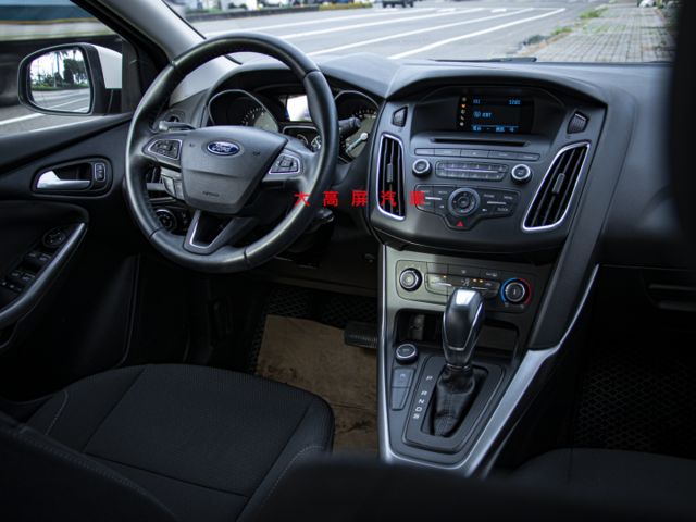 【預約賞車即享網路優惠價】1.5T 汽油時尚型 原鈑件 方向盤快控鍵 換檔撥片 中控螢幕 定速巡航 循跡防滑  第11張相片