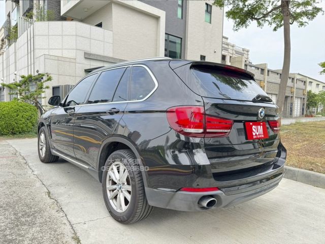 【預約賞車即享網路優惠價】3.0T xDrive35i HID氙氣頭燈 換檔撥片 分區溫控 電動椅 天窗 定速 電尾門  第2張相片