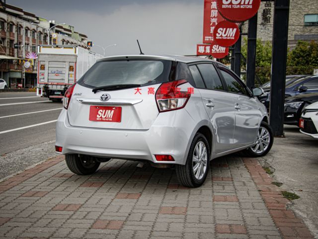 【預約賞車即享網路優惠價】1.5L 經典  後霧燈 後座分離倒覆 CD音響主機 到車雷達 防盜系統 兒童安全鎖  第6張相片