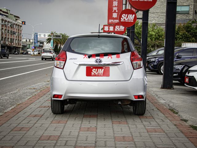 【預約賞車即享網路優惠價】1.5L 經典  後霧燈 後座分離倒覆 CD音響主機 到車雷達 防盜系統 兒童安全鎖  第7張相片