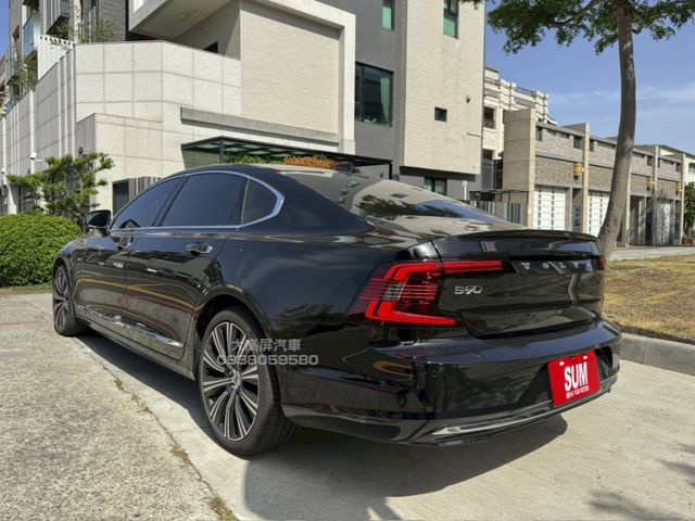 【預約賞車即享網路優惠價】Inscription 原鈑件 全景天窗 分區溫控 電動椅 IKEY 導航 ACC 環景  第2張相片