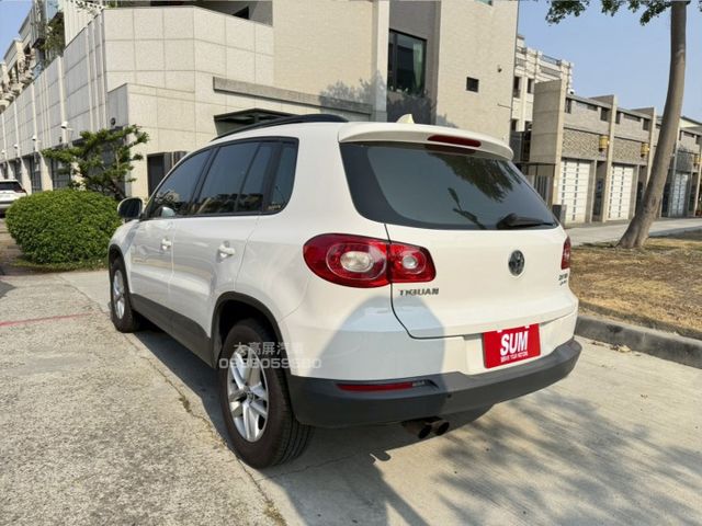 【預約賞車即享網路優惠價】2.0T TSI 原鈑件 後霧燈 恆溫空調 CD音響主機 電動尾門 ISOFIX  第2張相片