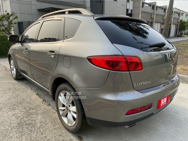 【預約賞車即享網路優惠價】2.2T 旗艦型7人座 原鈑件 電動天窗 分區溫控 電動椅 IKEY 環景 定速 導航 電尾門  第2張相片