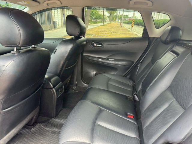 【預約賞車即享網路優惠價】 1.6L 旗艦版 前後霧燈 分區溫控 中控螢幕 IKEY 定速巡航 衛星導航  第4張相片