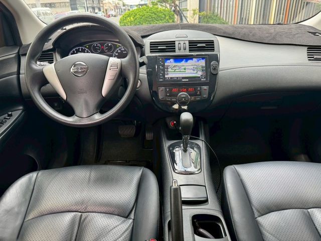 【預約賞車即享網路優惠價】 1.6L 旗艦版 前後霧燈 分區溫控 中控螢幕 IKEY 定速巡航 衛星導航  第5張相片
