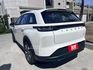 【預約賞車即享網路優惠價】5人亮點版 原鈑件 全景天窗 分區溫控 電動椅 中控螢幕 IKEY 環景 電尾門 ACC  第2張縮圖