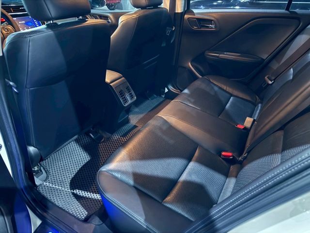 【預約賞車即享網路優惠價】1.5L VTI-S 前後霧燈 換檔撥片 恆溫空調 中控螢幕 衛星導航 定速巡航  第4張相片